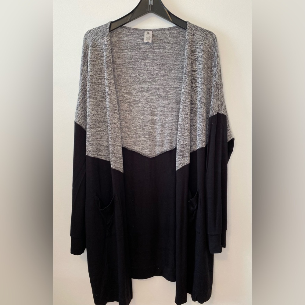 Lane Bryant Active Heathered Gray and Black Cardigan - size 14/16